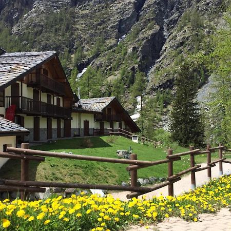 Residence Dei Walser เกรสโซเนย์-ลา-ตรีนีเต ภายนอก รูปภาพ